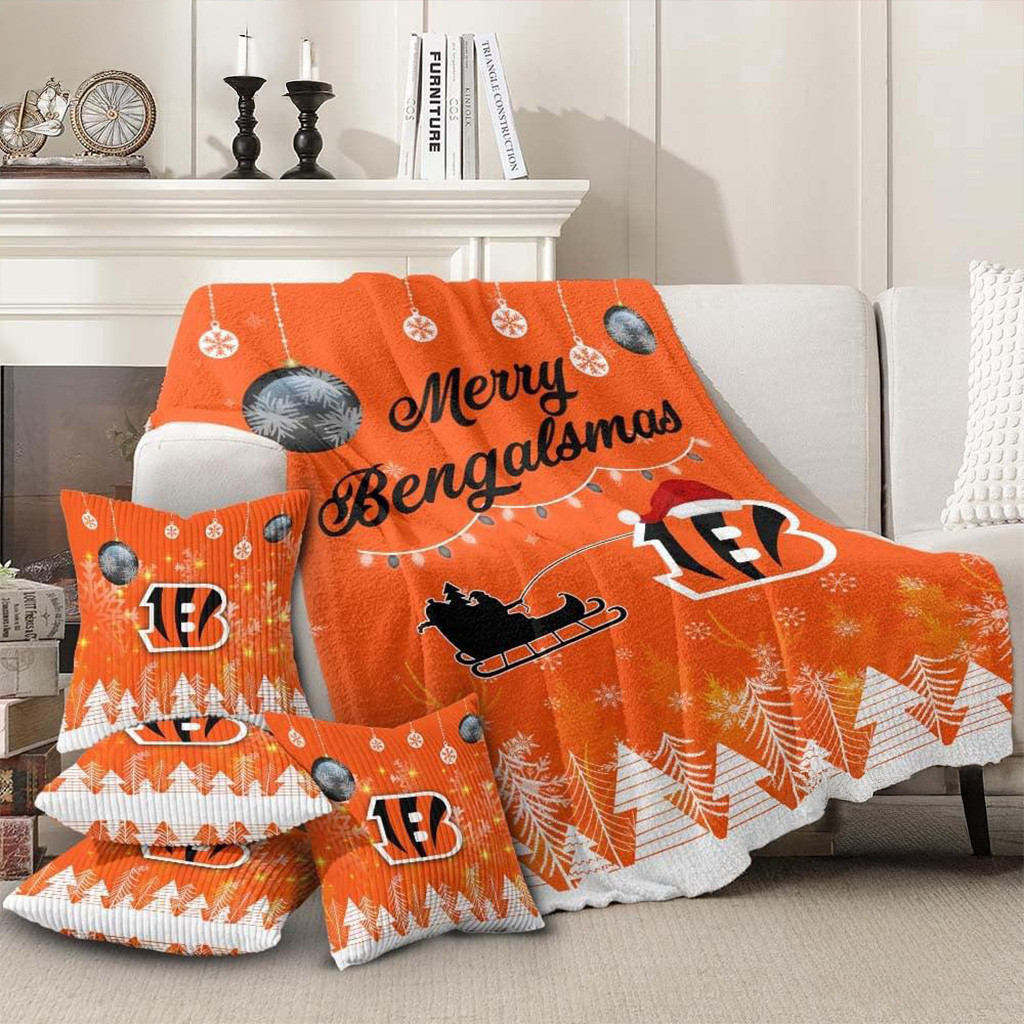 Cincinnati Bengals Football 2025 NFL Christmas Blanket Bengals Merch Merry Christmas Bed Decor-1