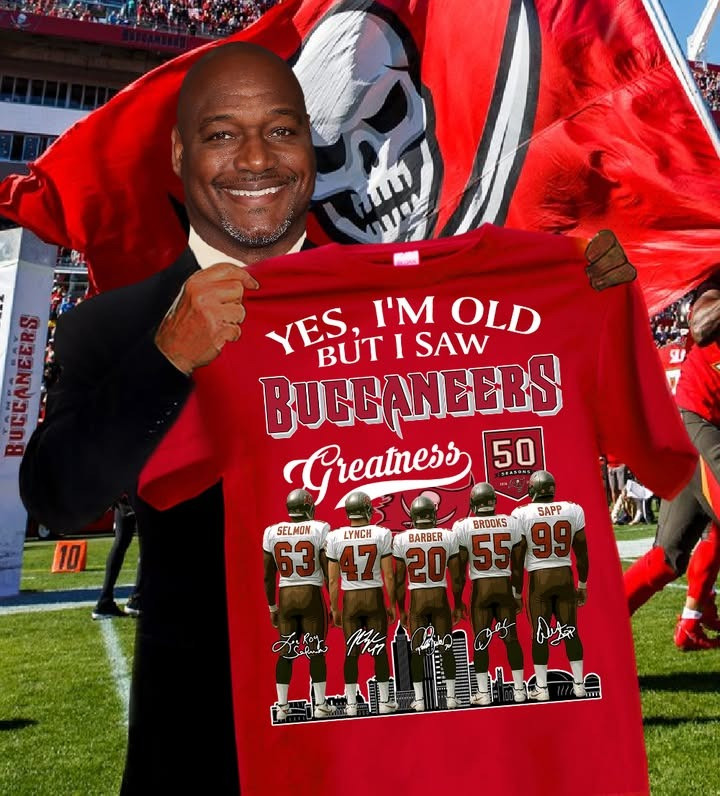 I Saw Buccaneers Greatness T-Shirt Tampa Bay Buccaneers Merch Game Day Clothing Gifts-1