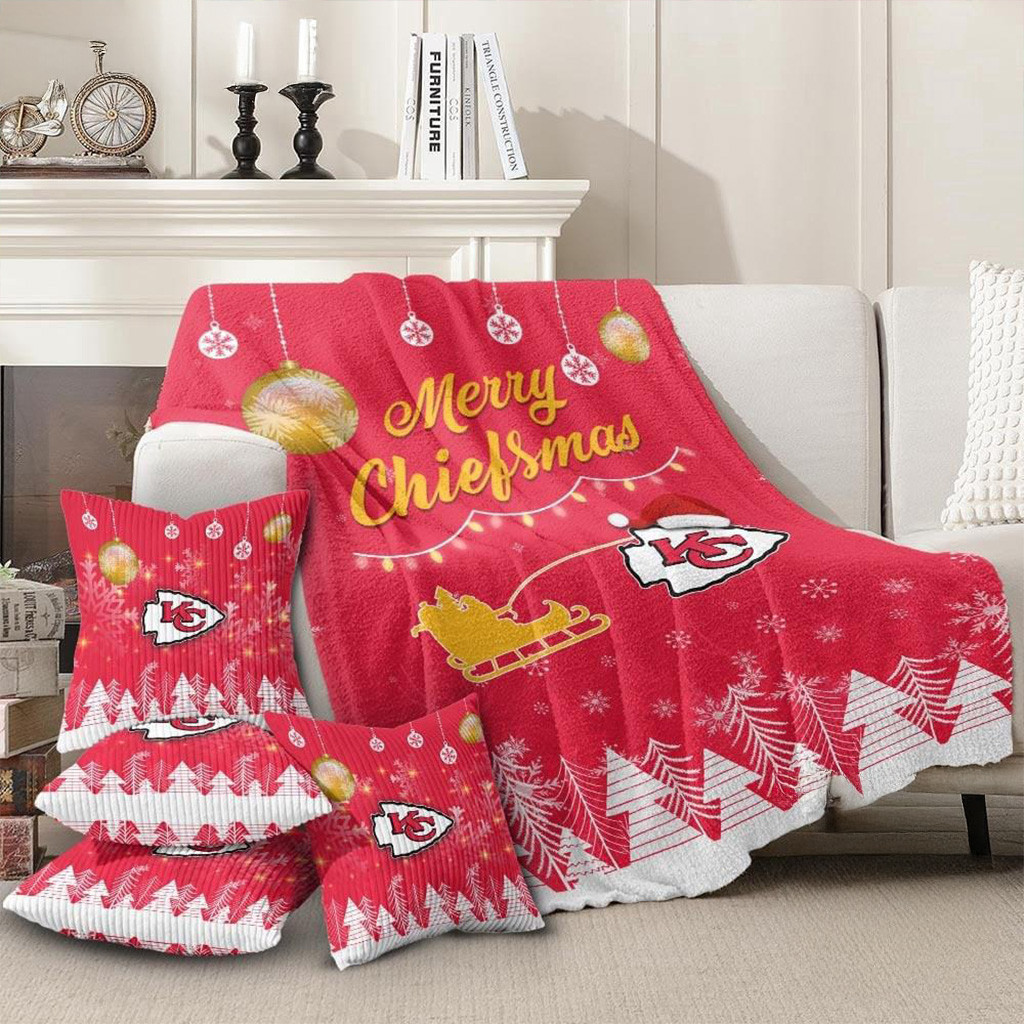 Kansas City Chiefs Football 2025 NFL Christmas Blanket Chiefs Merch Christmas Home Decor-1