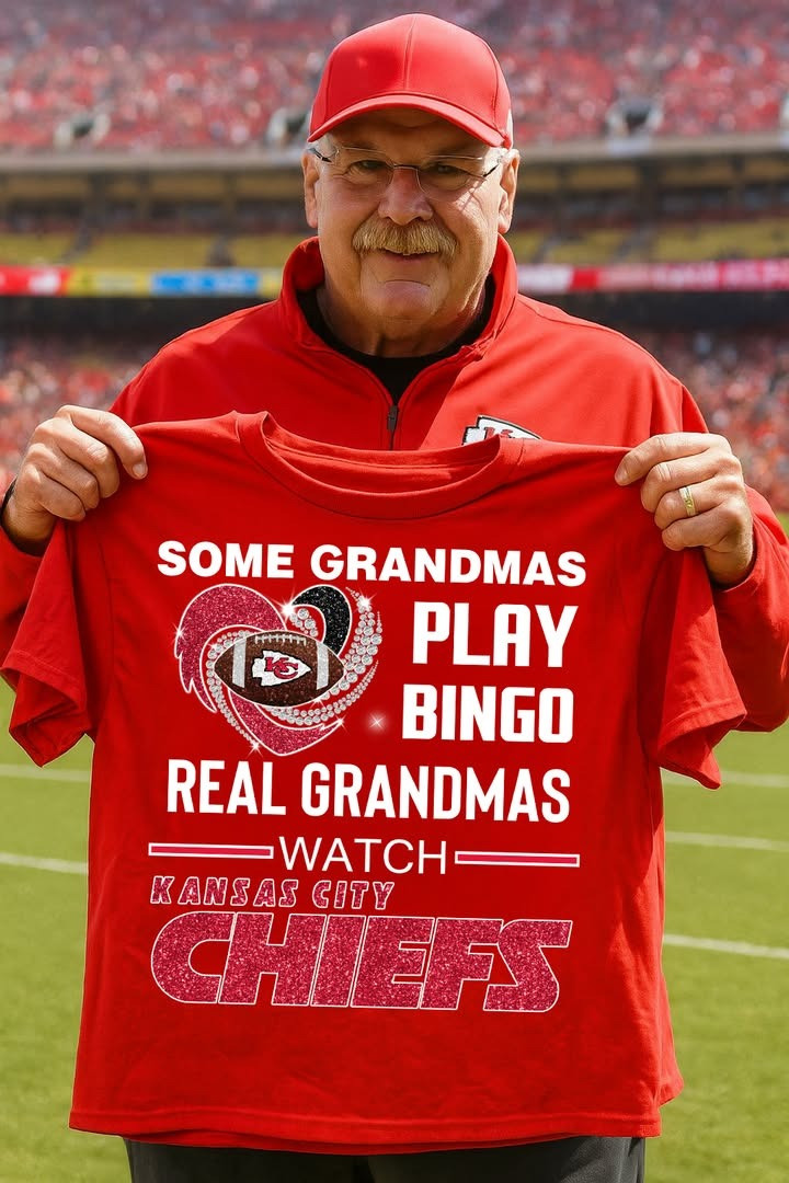 Real Grandmas Watch Kansas City Chiefs T-Shirt Chiefs Merch Football Fans Gifts For Nana-1