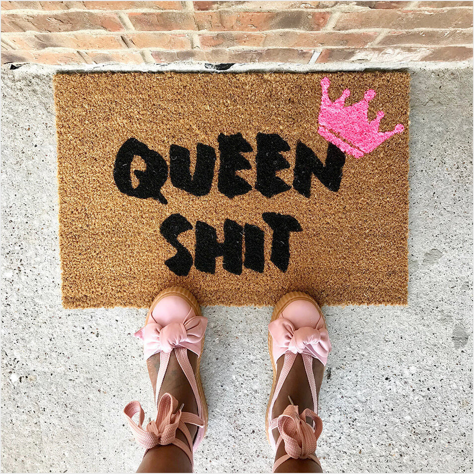 Queen Skit Doormat Funny Design Inside Door Mats Gifts For New Home Gifts For Best Friend-1